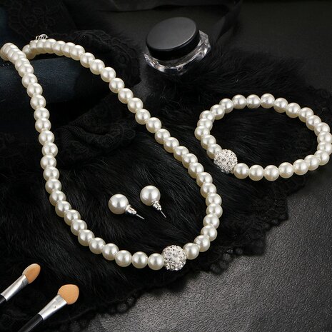 Silver Pearls Set