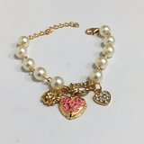 Bracelet Charm Hearts Meet Simulated Pearls1