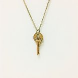 Necklace Key Round Gold